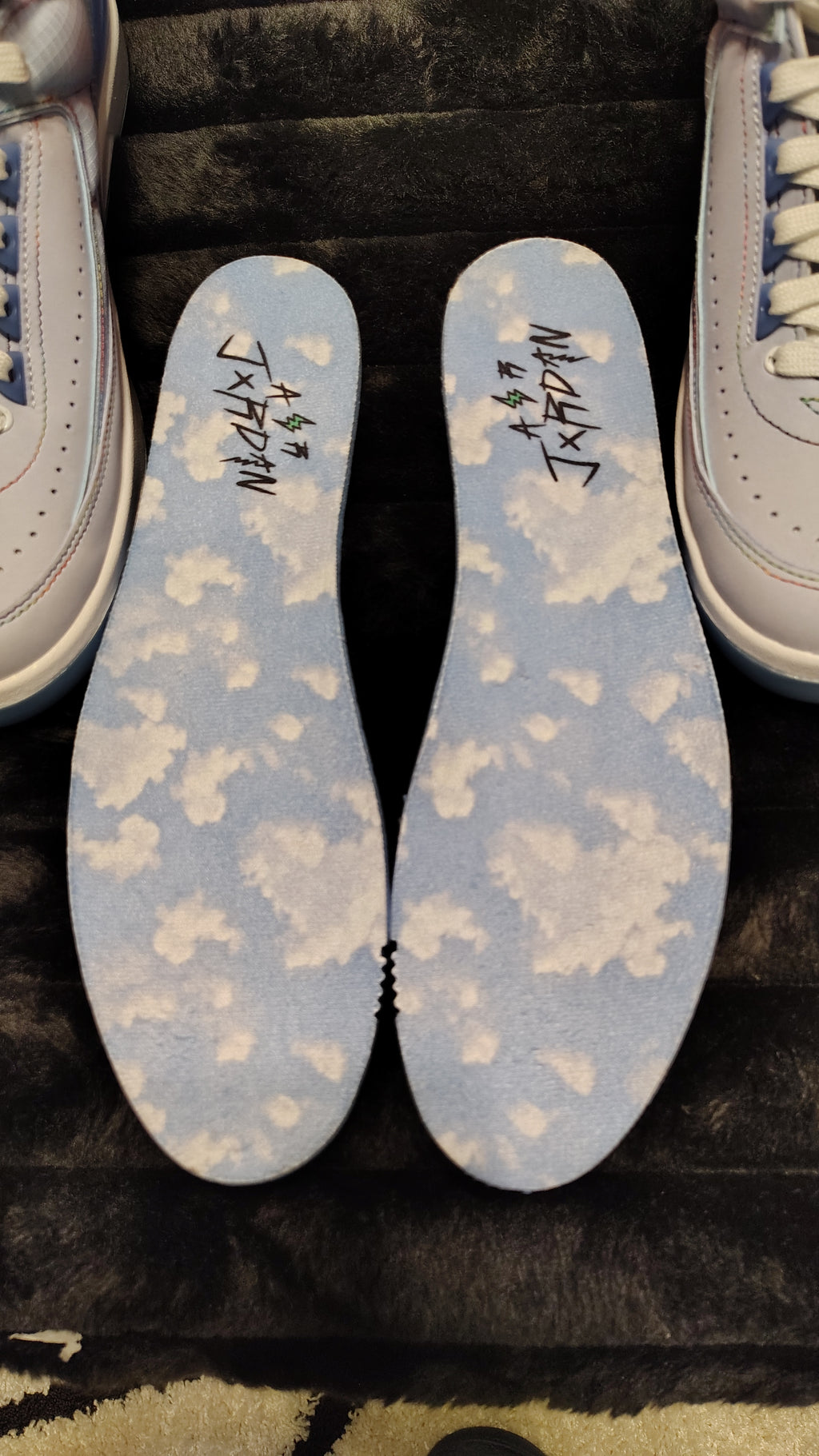 Jordan Retro 2 ( J.Balvin Exclusive)