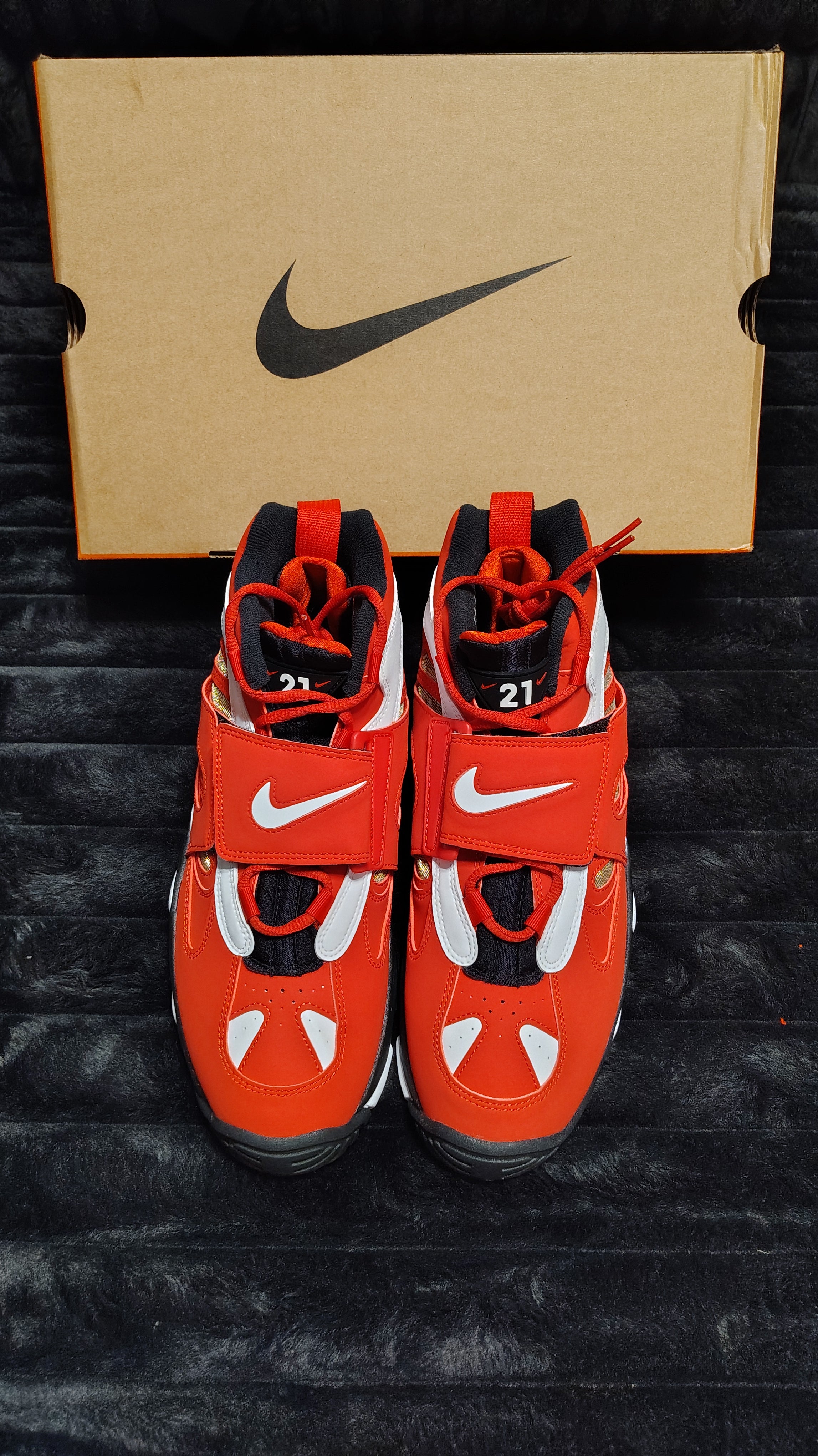 Nike deion dt fire red