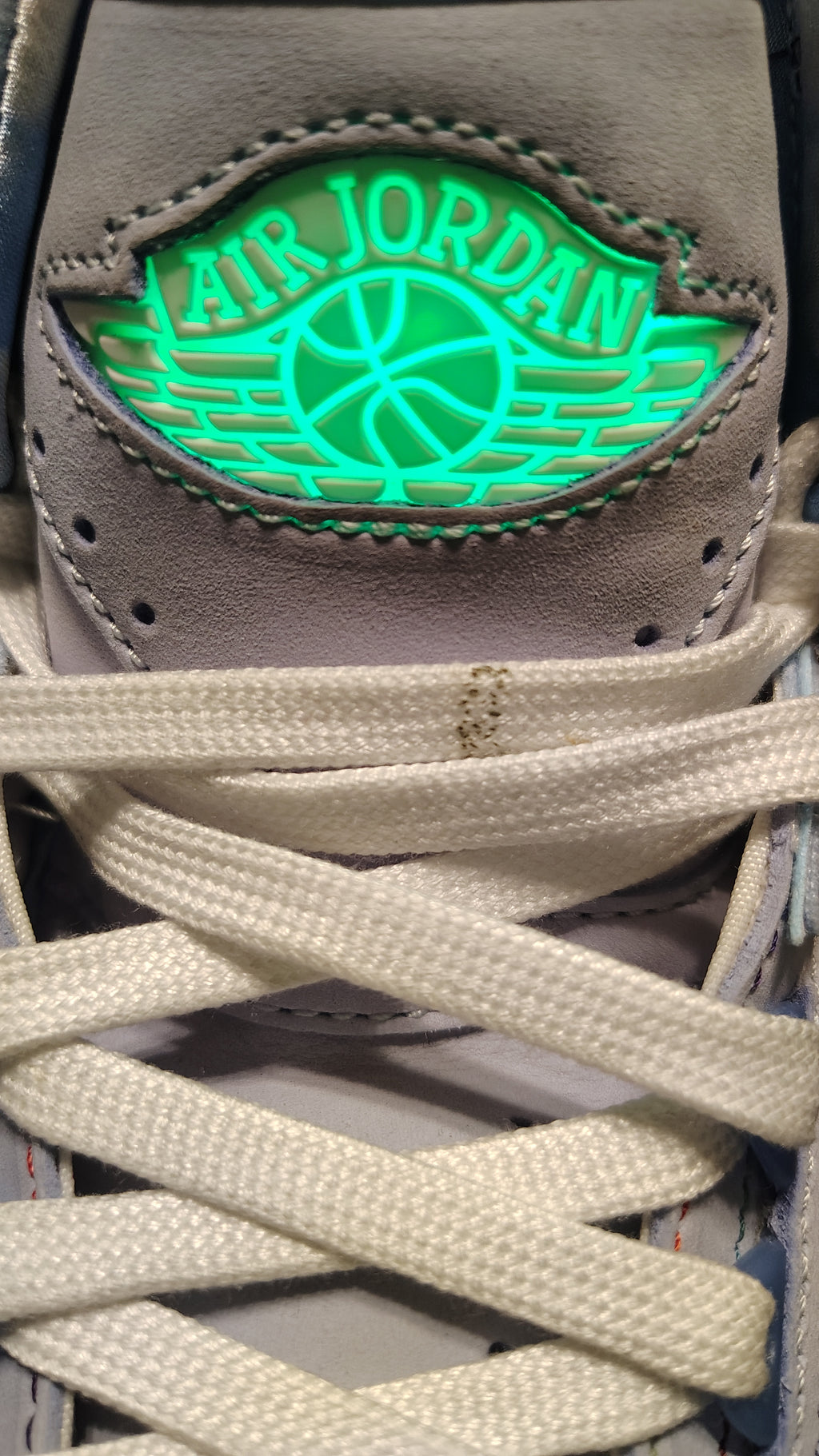 Jordan Retro 2 ( J.Balvin Exclusive)